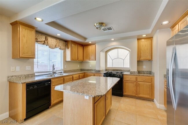 Building Photo - 6673 Octave Ave