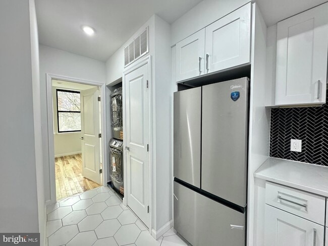 Building Photo - 781 S 3rd St