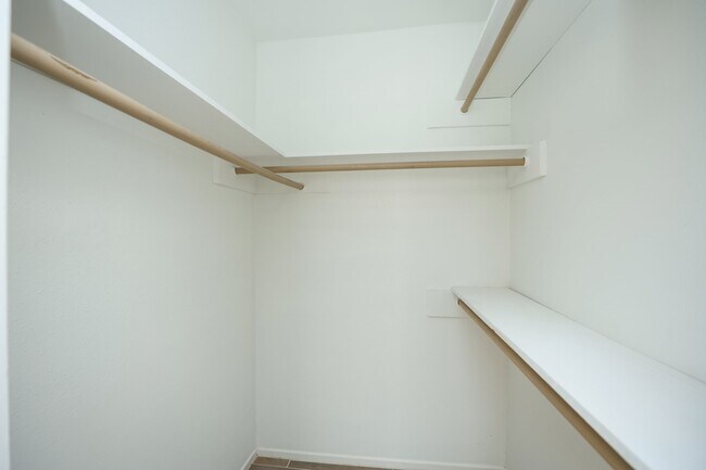 Building Photo - 22318 Fincastle Dr