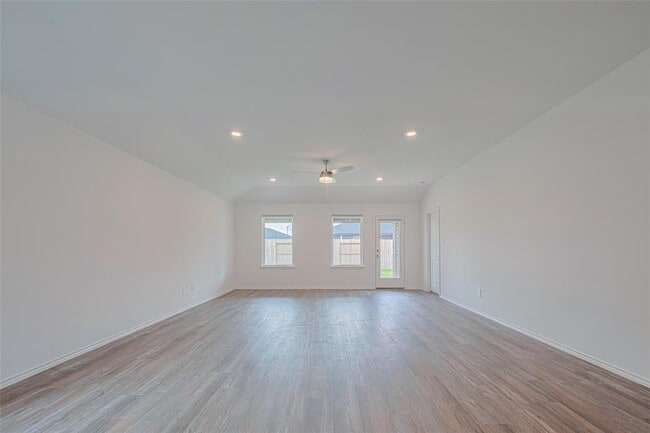 Building Photo - 27306 Sunterra Village Dr