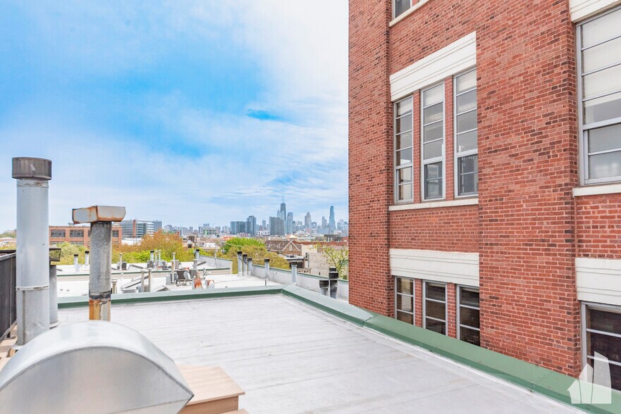 Building Photo - 1737 N Paulina St