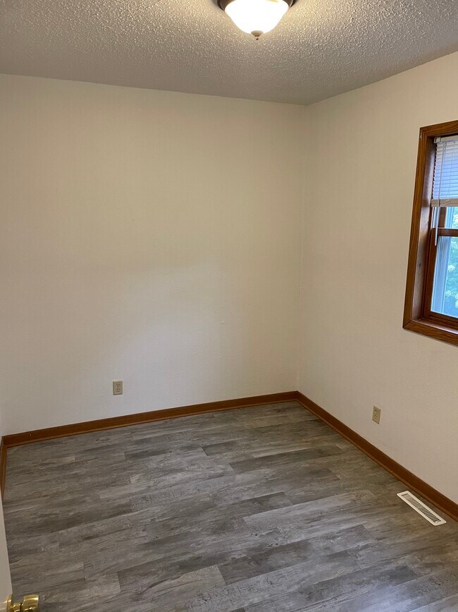Building Photo - 309 8th St