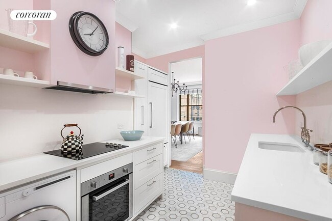 Building Photo - 525 Park Ave