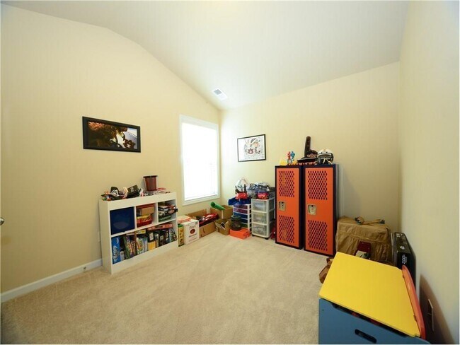 Building Photo - 5940 Weddington Dr