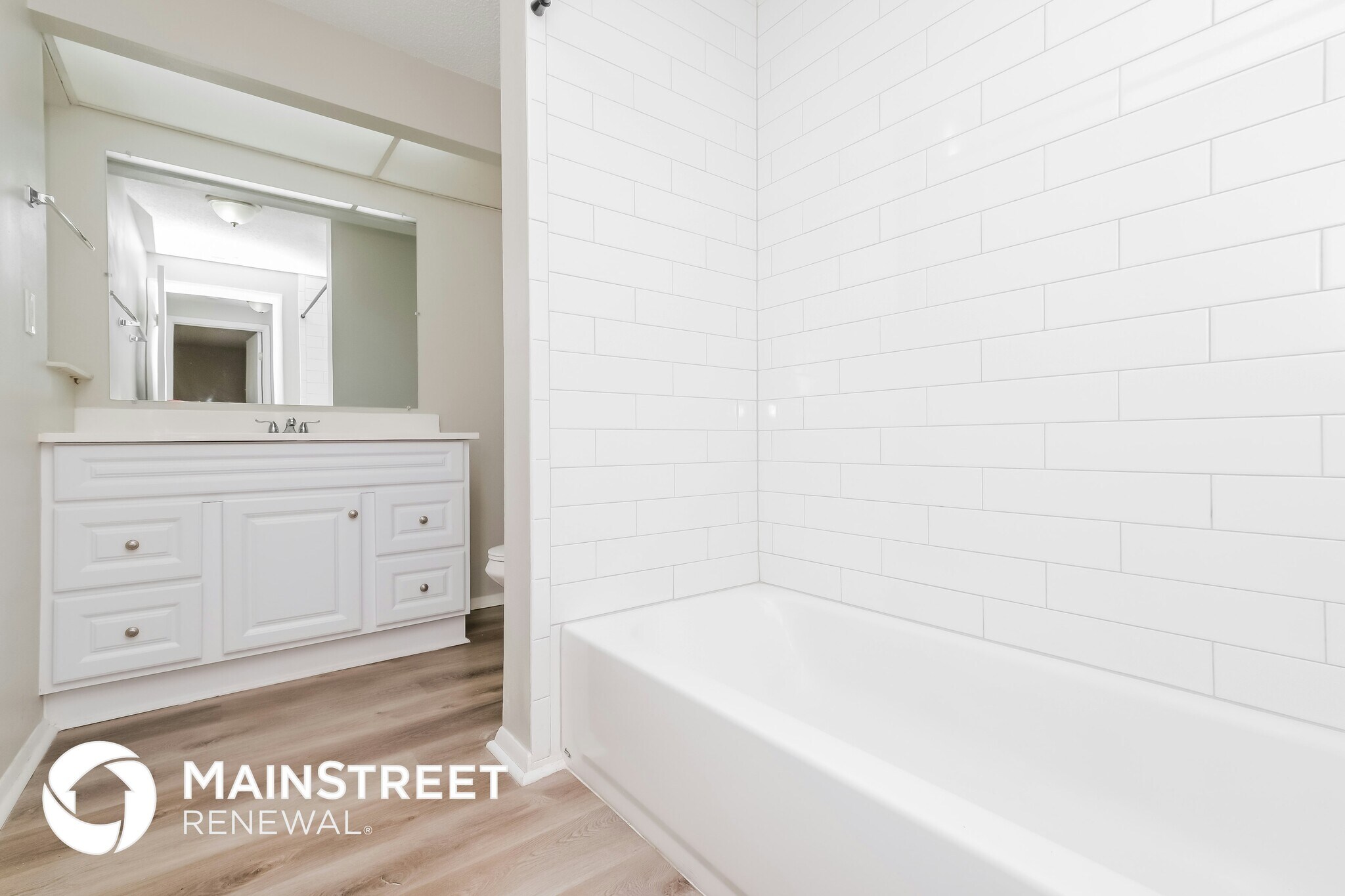 Building Photo - 706 Jacaranda Dr