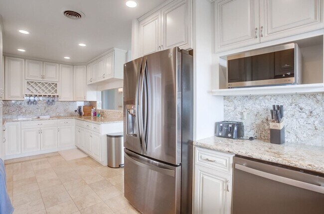 Building Photo - Modern Ocean View Home in La Jolla 4 Bed, 3 Bath