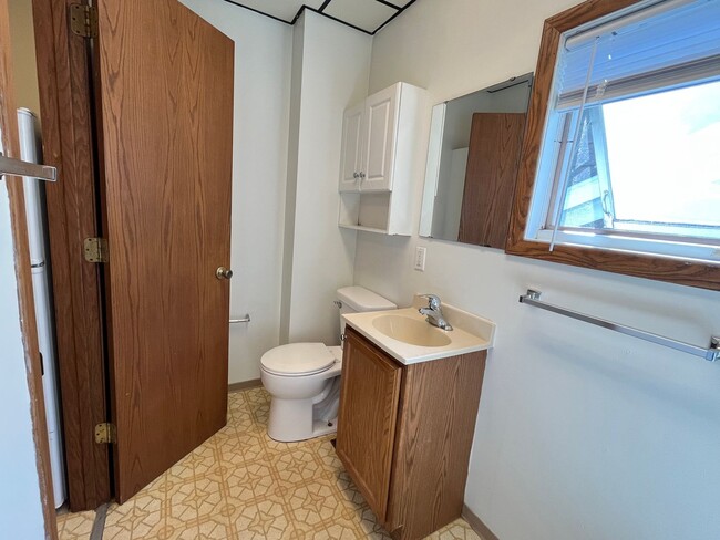 Building Photo - 2866 Wicklow St