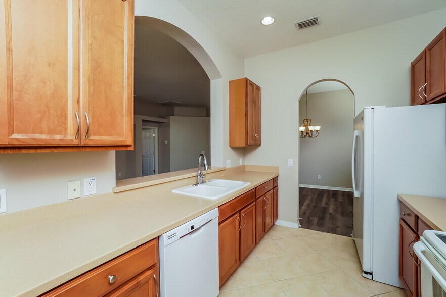 Building Photo - 4419 Huddlestone Dr