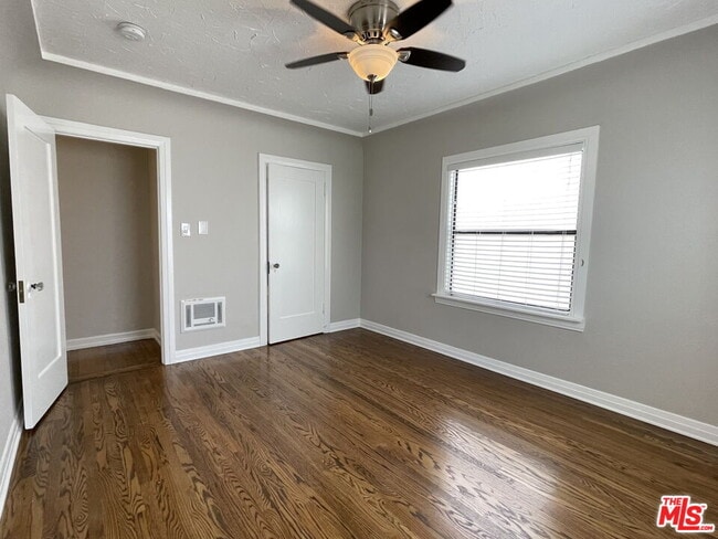 Building Photo - 3642 Empire Dr
