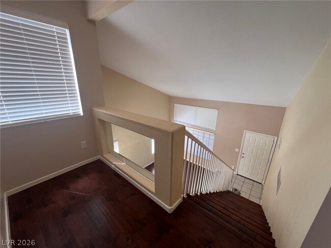 Building Photo - 3440 Middle View Dr