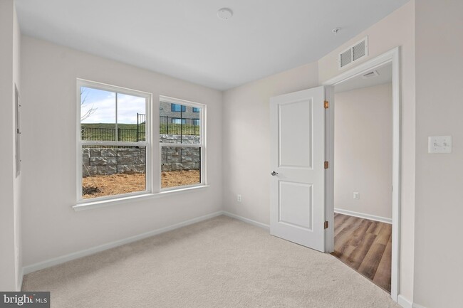Building Photo - 6045 Soho Wy