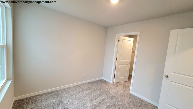 Building Photo - Spacious 4-Bedroom Home in Ankeny! A Must ...