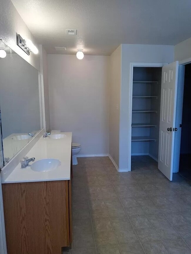 Building Photo - 11231 Sierra Trail