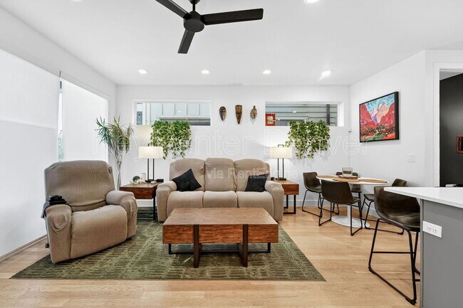 Building Photo - 1299 Newton St