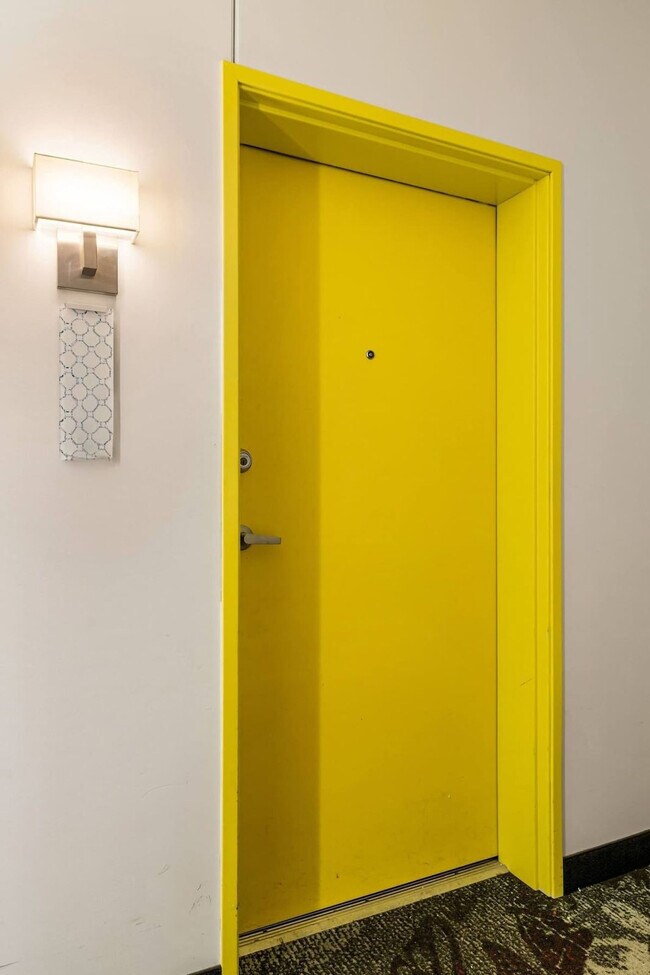 Building Photo - 309 Vine St