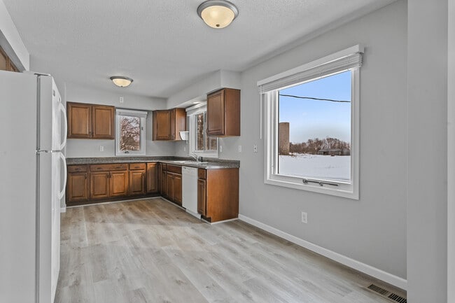 Building Photo - 9402 65th St NE