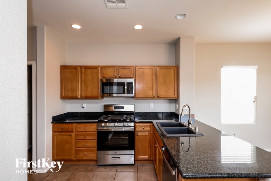 Building Photo - 2839 Dalsetter Dr