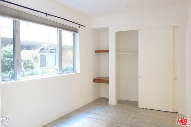 Building Photo - 6001 Carlton Way