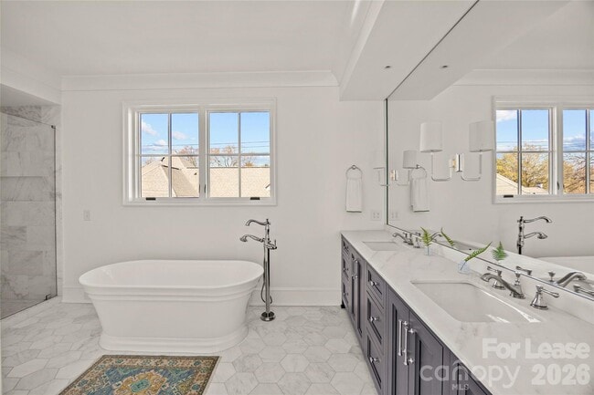 Building Photo - 2622 Chelsea Dr