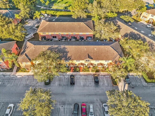 Building Photo - 6747 Sienna Club Dr