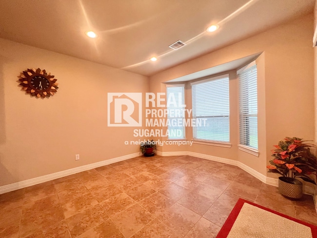 Building Photo - Stunning 5-Bedroom, 4.5-Bath Home for Rent in Richmond, TX