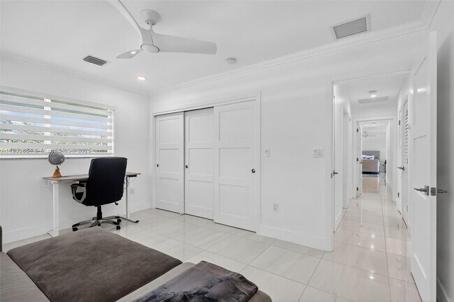 Building Photo - 7200 SW 137th St
