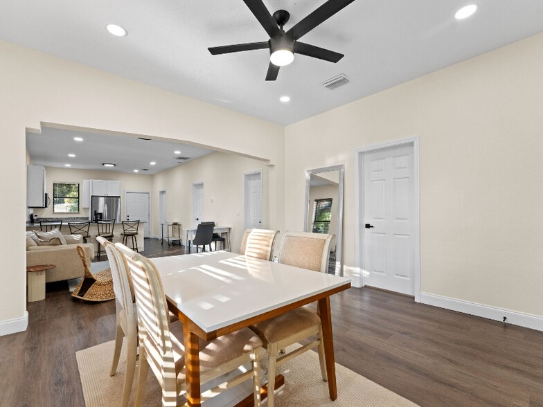 Building Photo - 1514 E 26th Ave