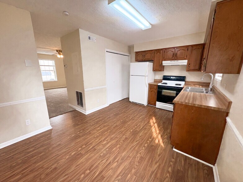 Building Photo - 1849 Stargazer Dr