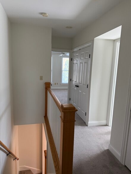 Building Photo - 844 Hamlet St