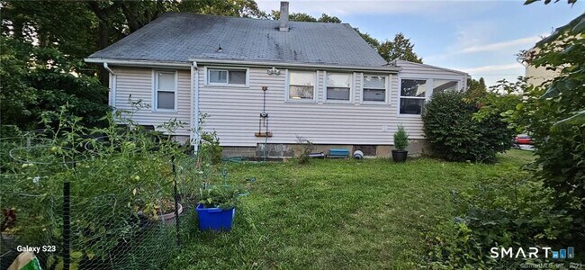 Building Photo - 50 Fairwood Ave