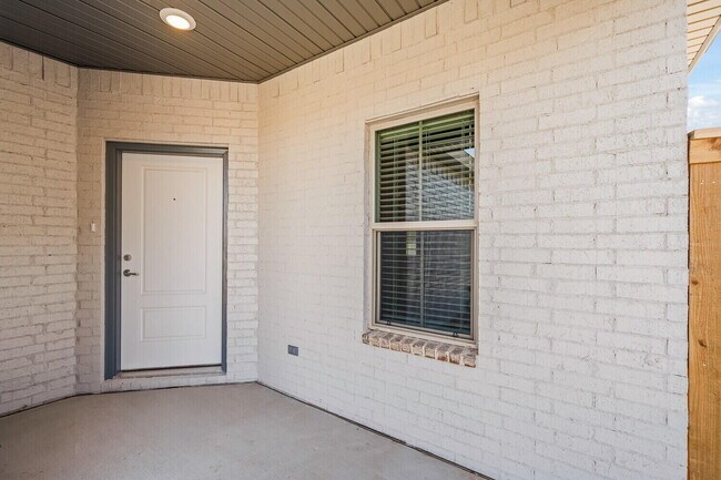 Building Photo - 1129 N 7th St
