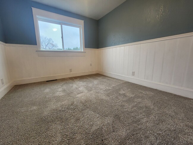 Building Photo - Freshly Updated 1-Story Home for Rent in W...