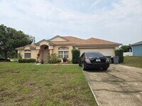 Building Photo - EFFICIENCY IN DELTONA AVAILABLE NOW, UTILI...
