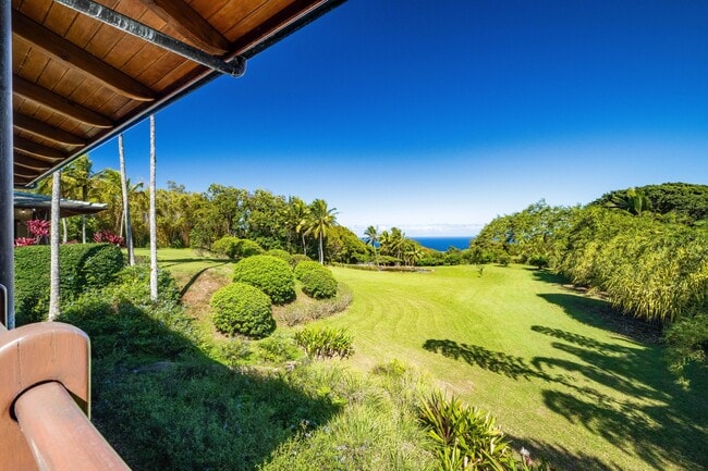 Building Photo - 275 Haumana Rd