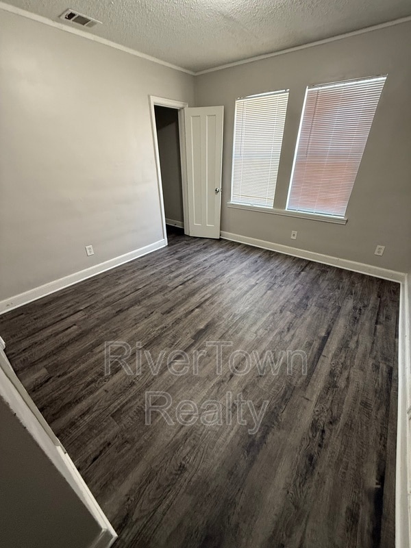 Building Photo - 2171 Albany Ave