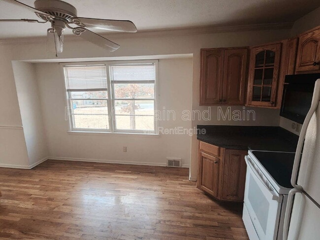 Building Photo - 52 Blake Dr