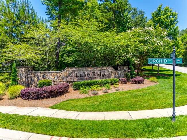 Building Photo - Amenity-Rich neighborhood!