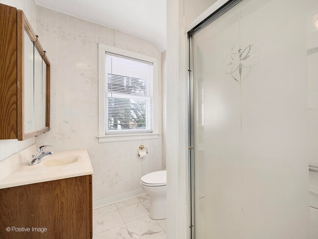 Building Photo - 122 S Prospect St