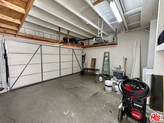 Building Photo - 9939 Topanga Canyon Blvd