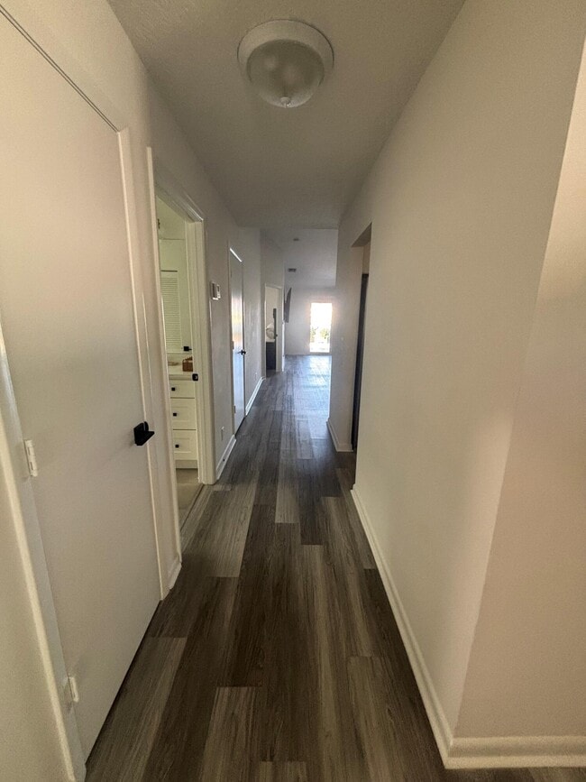 Building Photo - 620 Southwind Cir