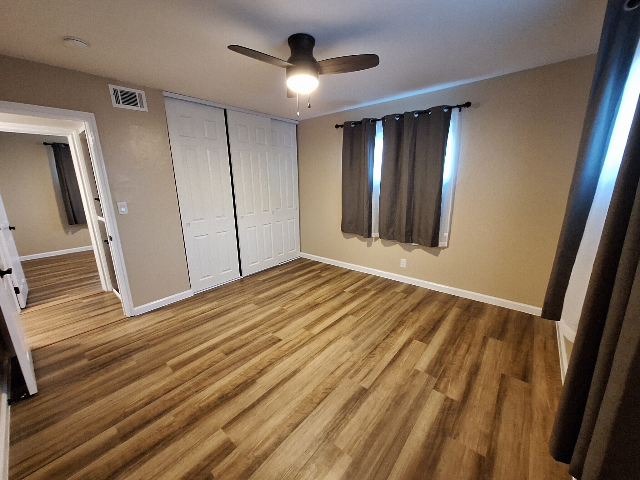 Master Bedroom - 1410 E St