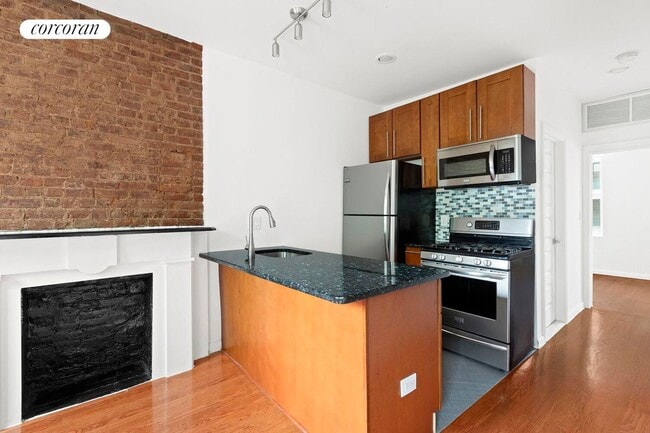 Building Photo - 625 Walton Ave