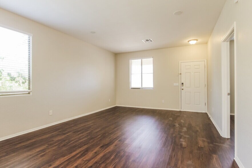 Building Photo - 9506 W Mariposa St