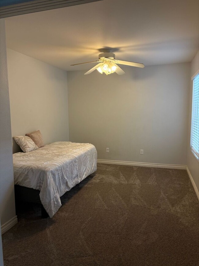 Building Photo - Move-In Ready: Updated 3-Bedroom Home with Bonus Room, Pool & RV Parking