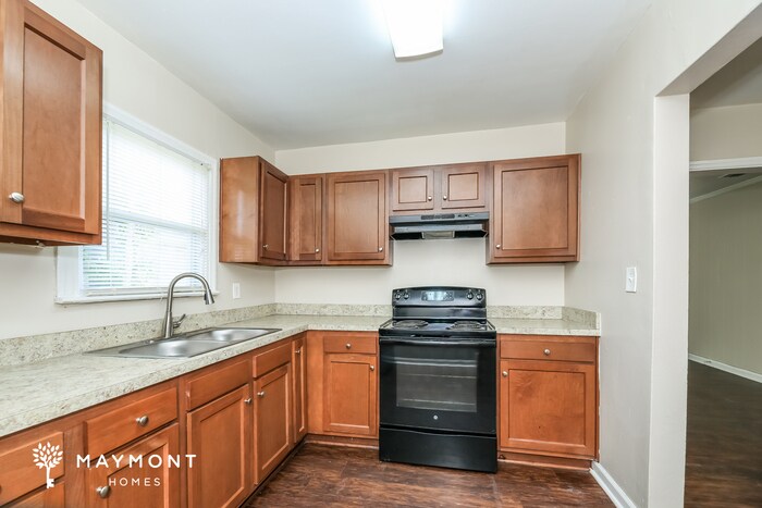 Building Photo - 325 W 66th St