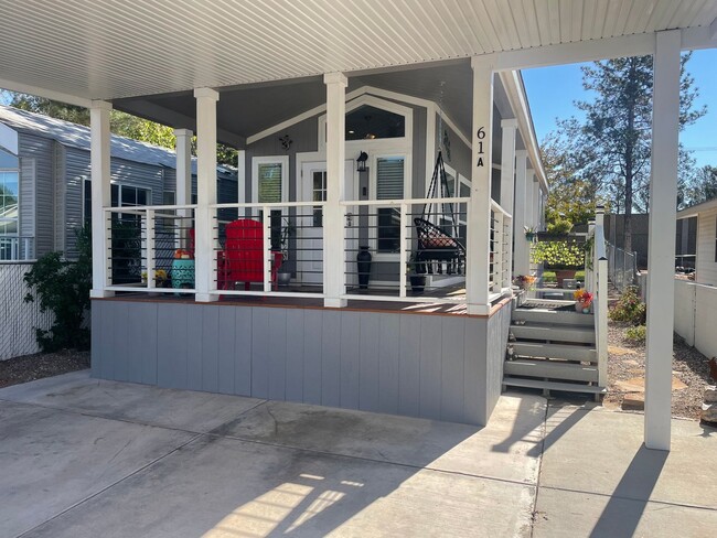 Building Photo - FURNISHED TINY HOME!