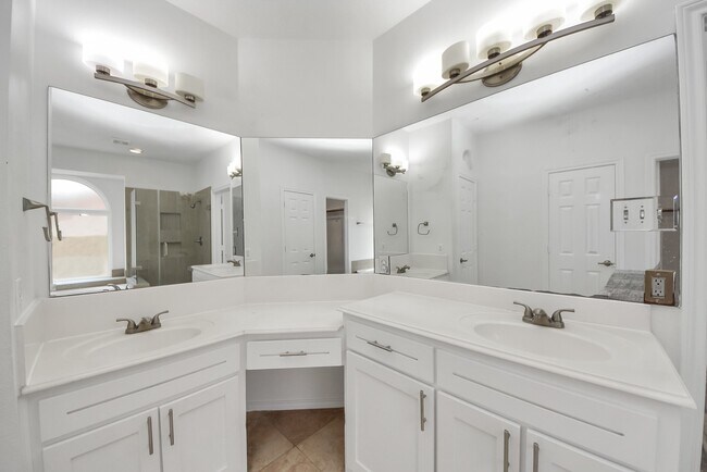 Building Photo - 11207 Satin Tail Ln
