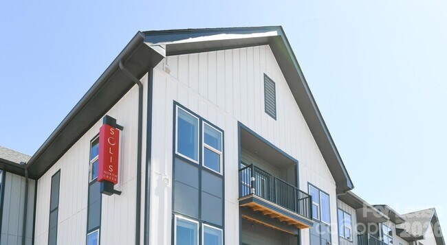 Building Photo - 15120 Vlg Xing Rd