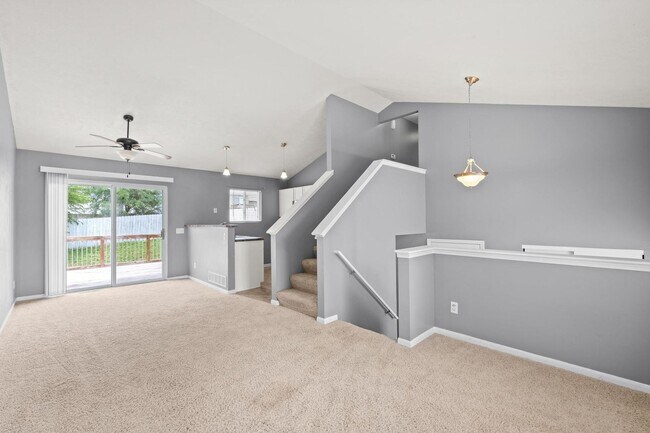 Building Photo - WELCOME HOME!