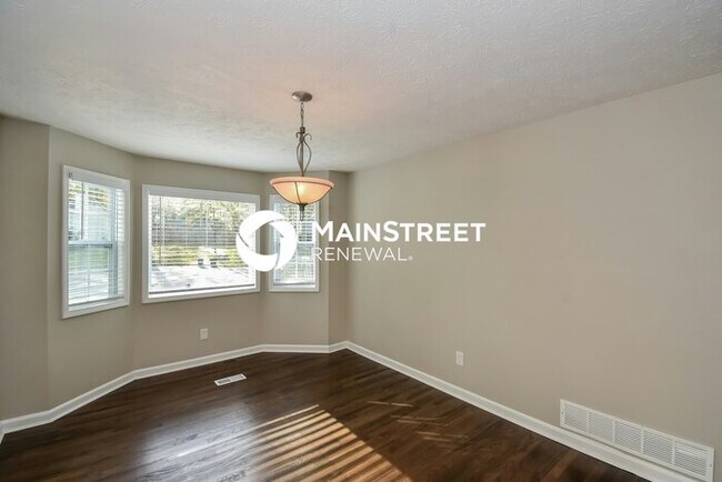 Building Photo - 4 Bedroom Pet-Friendly Home in Douglasville, GA with Main Street Renewal